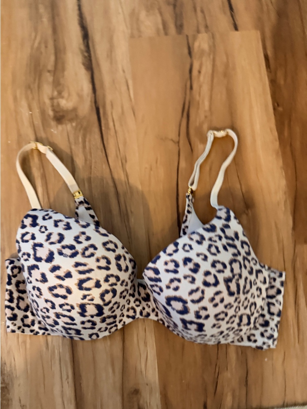 Victoria’s Secret light push-up perfect shape bra